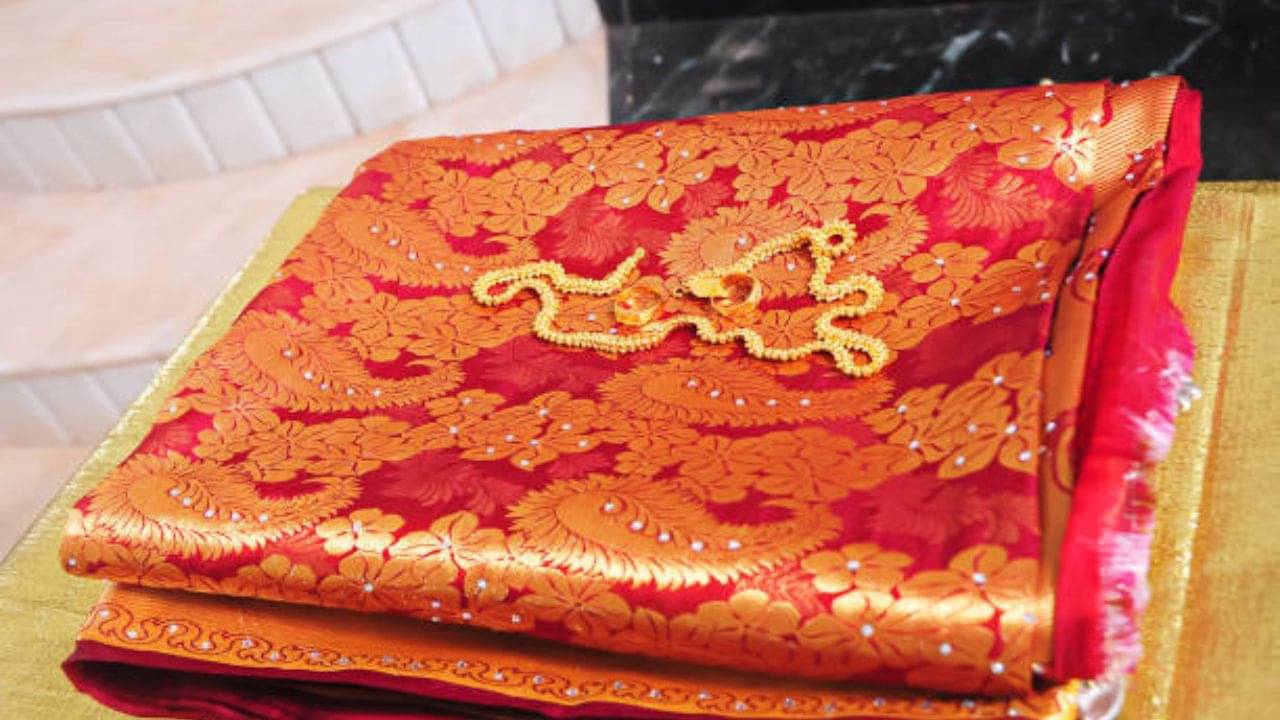 kanjivaram silk: রিসেপশনে কাঞ্জিভরম পরতে চান? কী ভাবে চিনবেন আসল শাড়ি, রইল টিপস