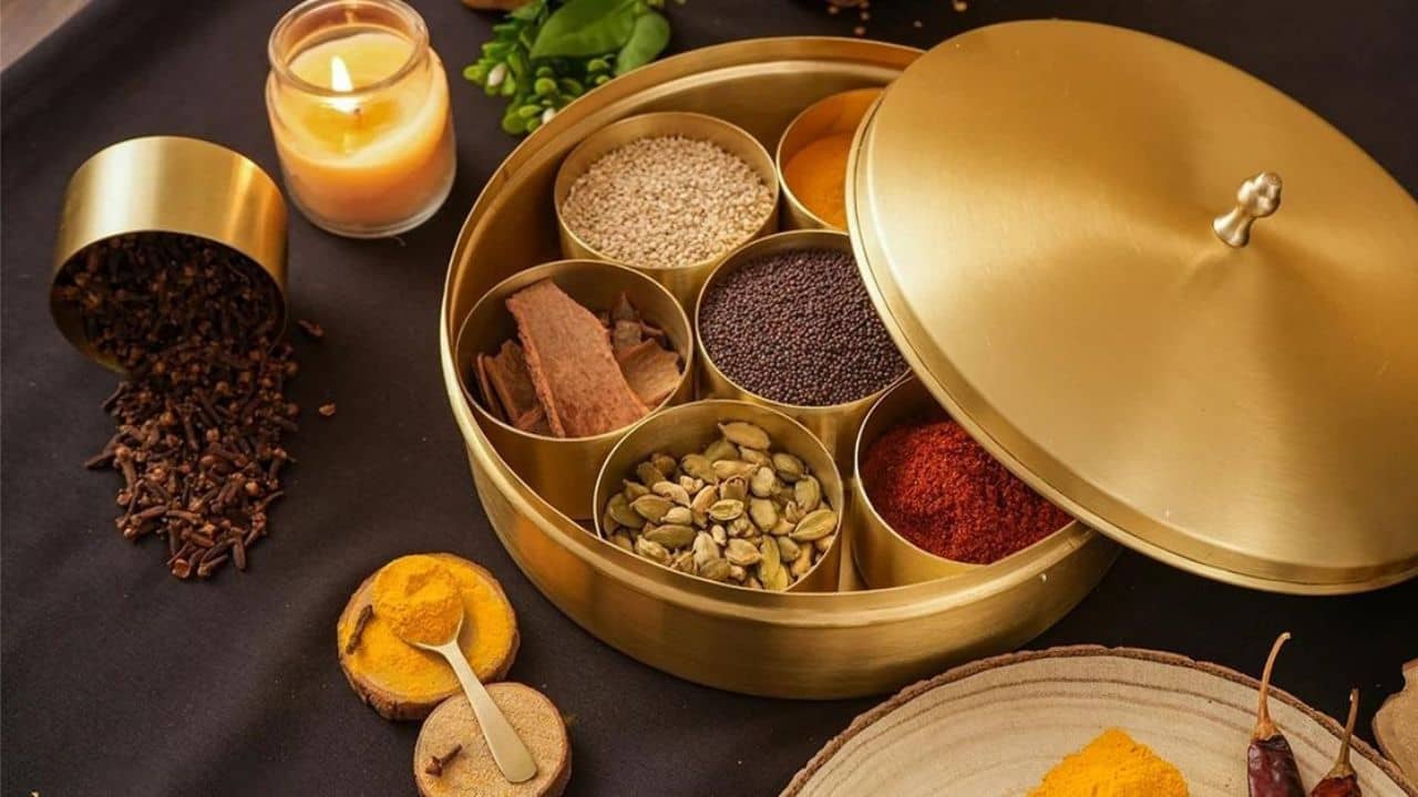 Astro Tips: বেশি শ্রমের দরকার নেই, বিবাহিত জীবন থেকে অর্থ, সব সমাধানের মূলেই রয়েছে হেঁসেলের এই ৩ মশলা