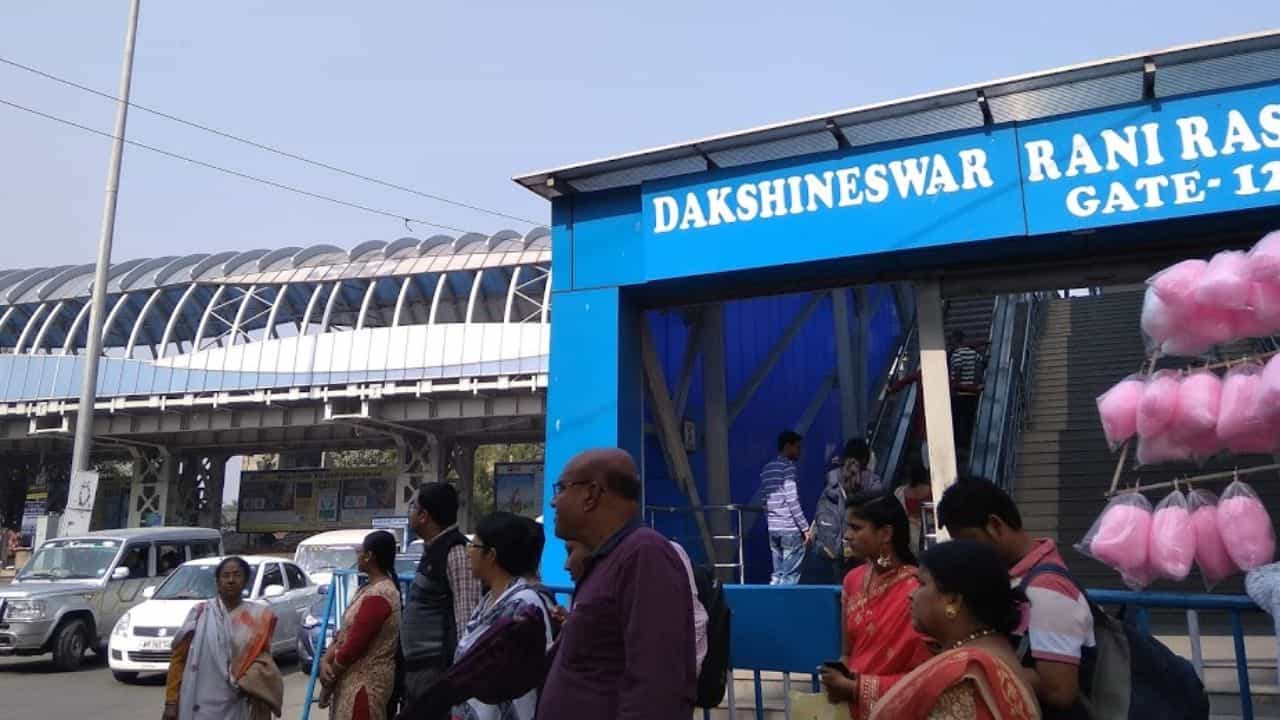 Kolkata Matro on Skywalk: কিছুতেই স্কাইওয়াক ভাঙতে দেবেন না মমতা, কী বলছে কলকাতা মেট্রো? Kolkata Matro on Skywalk: কিছুতেই স্কাইওয়াক ভাঙতে দেবেন না মমতা, কী বলছে কলকাতা মেট্রো?