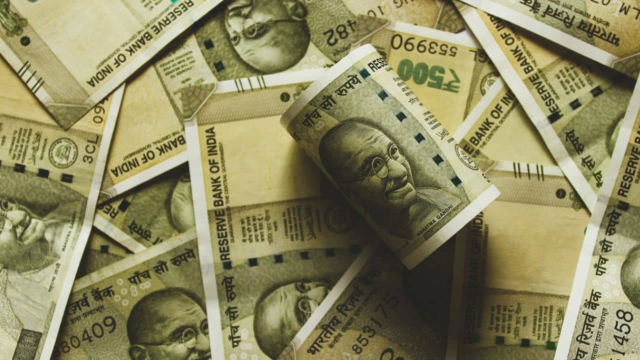 ITC Share: প্রায় ৫০ বছর কিনে রেখেছিলেন ITC-র শেয়ার, আজ সেটা বেড়ে কত হল জানেন