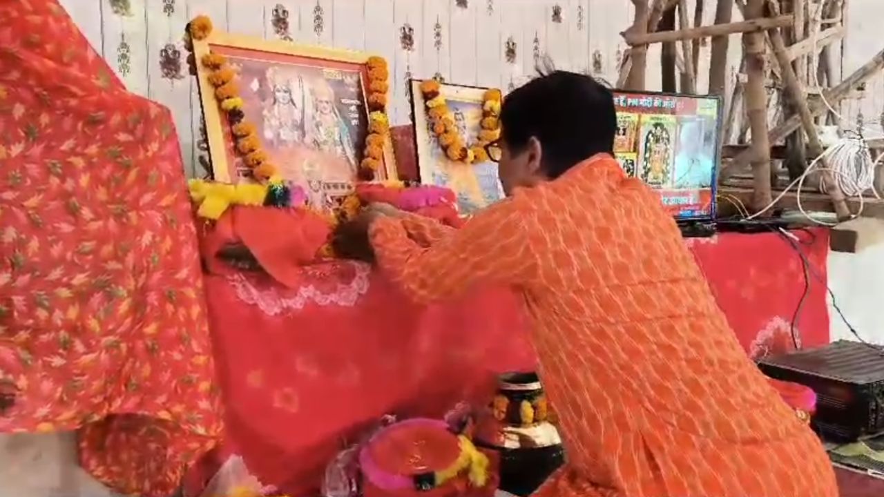 Ram Mandir Opening: করসেবক হয়ে জেল খেটেছিলেন, আজ আবেগে চোখে জল মালদহের অজিতের