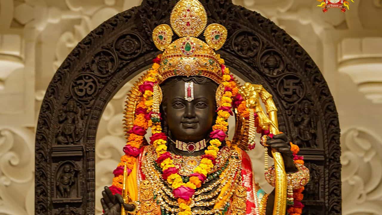 Ram Lalla idol: 'রামলালা ডাকছেন...!' বারবার মাঝরাতে ঘুম ভেঙে যেত যোগীরাজের Ram Lalla idol: 'রামলালা ডাকছেন...!' বারবার মাঝরাতে ঘুম ভেঙে যেত যোগীরাজের