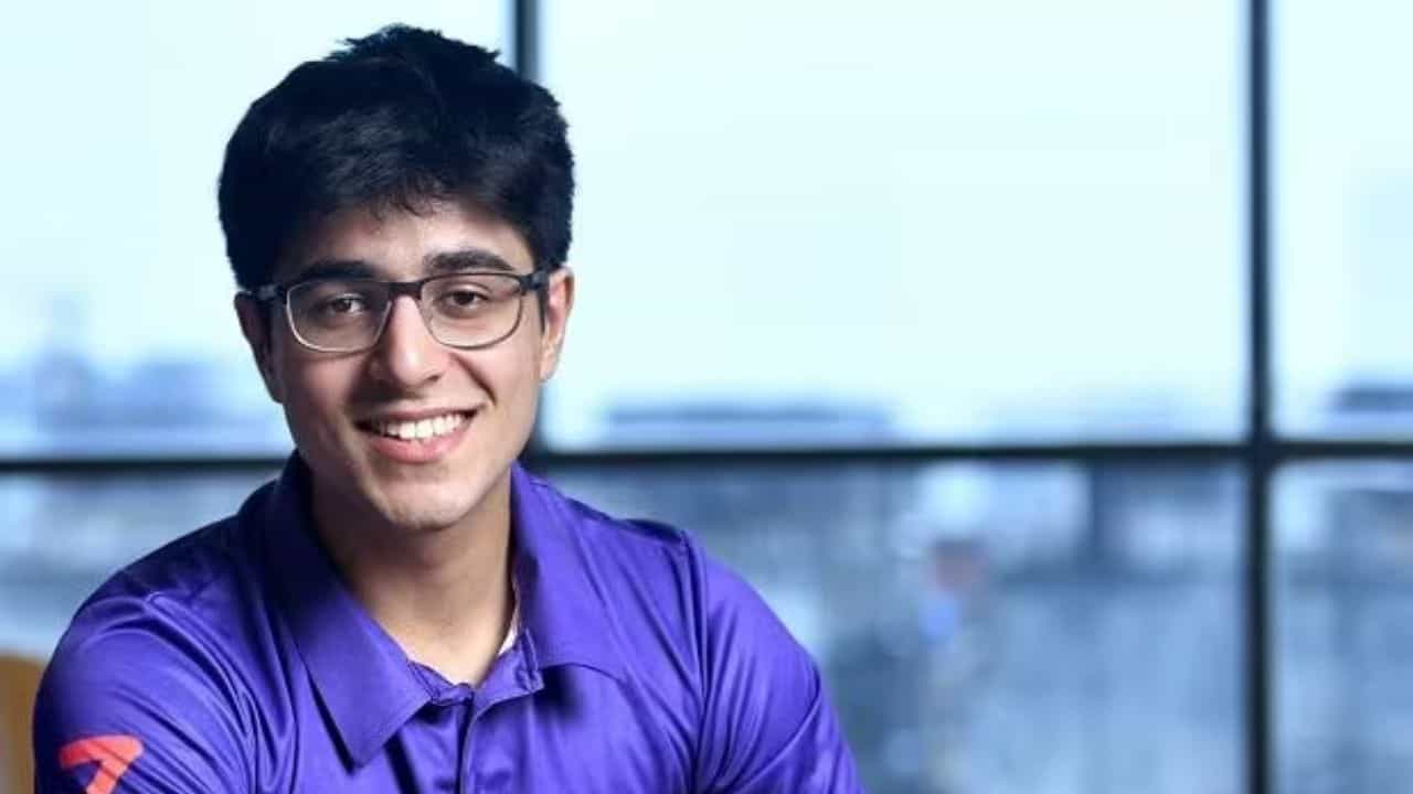 Zepto App founder: মাঝপথেই ছেড়েছেন কলেজ, আজ ১২০০ কোটির মালিক Zepto-র মালিক আদিত পালিচা Zepto App founder: মাঝপথেই ছেড়েছেন কলেজ, আজ ১২০০ কোটির মালিক Zepto-র মালিক আদিত পালিচা