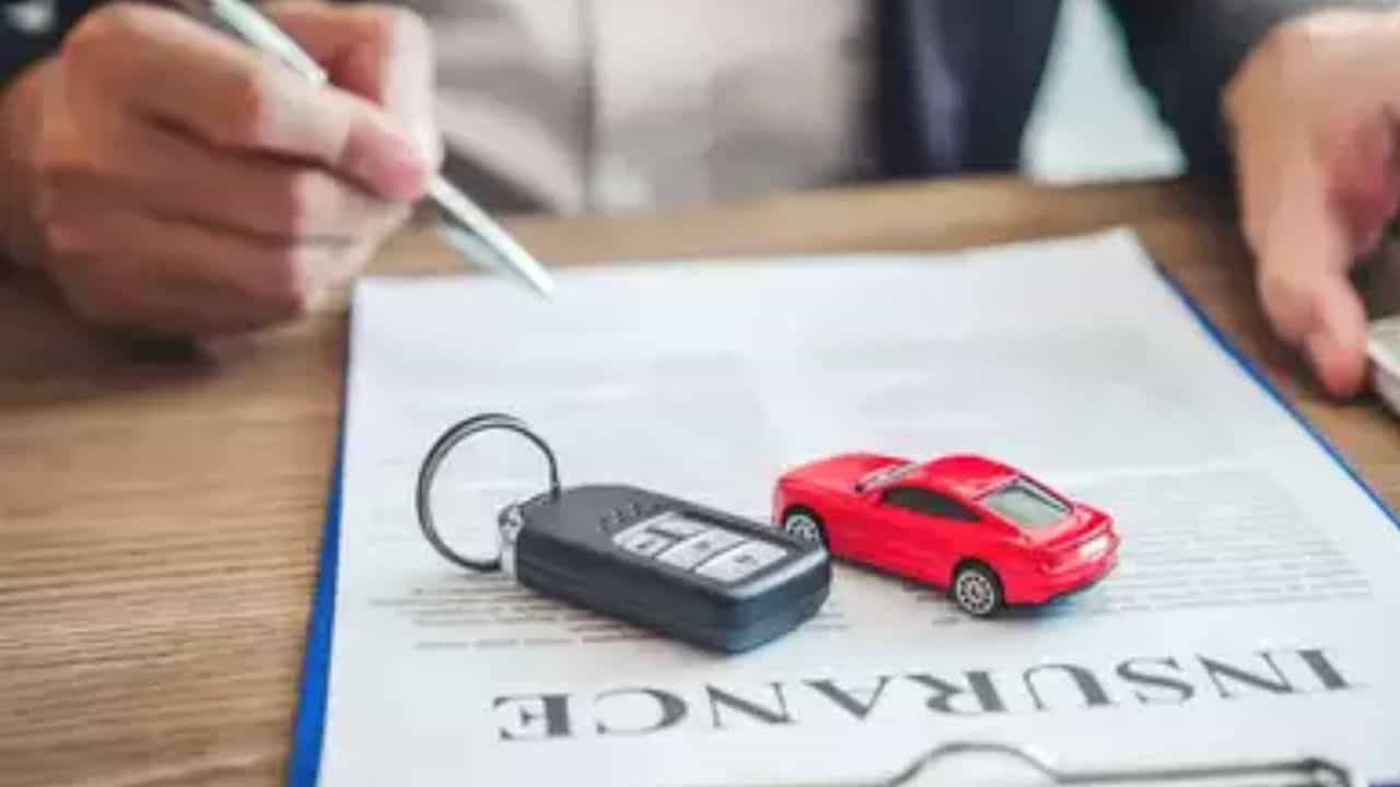 Car Insurance: চারচাকা গাড়ির জন্য থার্ড পার্টি পলিসি জরুরি, কেন জানুন Car Insurance: চারচাকা গাড়ির জন্য থার্ড পার্টি পলিসি জরুরি, কেন জানুন