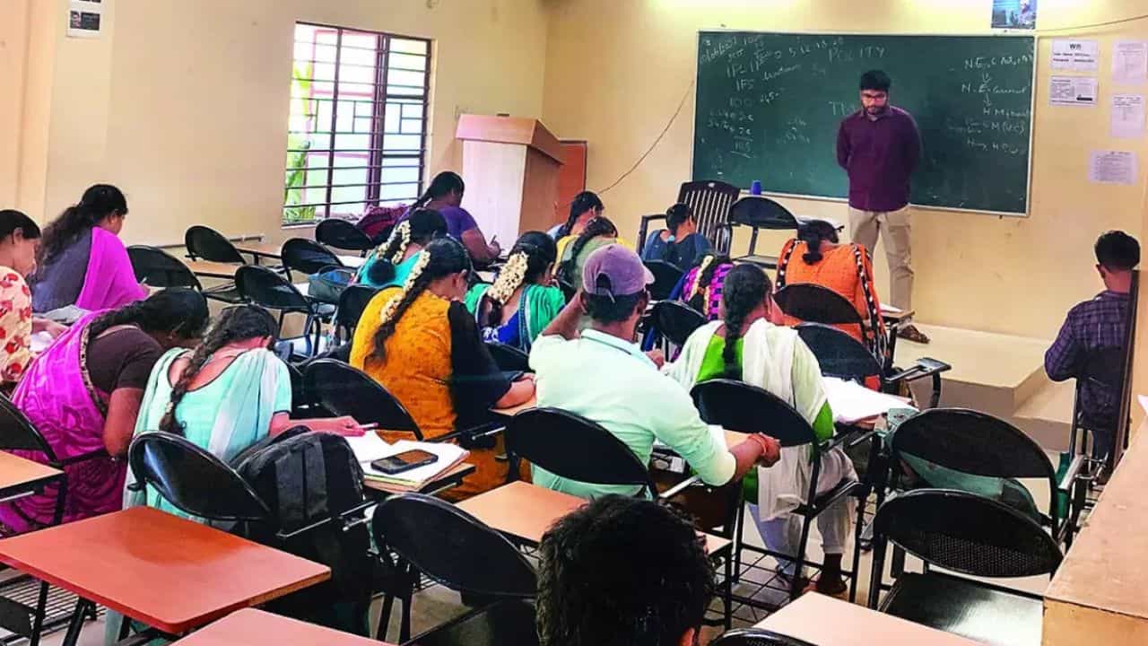 Centre Guidelines: ১৬ বছর বয়সের নীচে কোচিংয়ে ভর্তি নয়, নির্দেশিকা কেন্দ্রের Centre Guidelines: ১৬ বছর বয়সের নীচে কোচিংয়ে ভর্তি নয়, নির্দেশিকা কেন্দ্রের