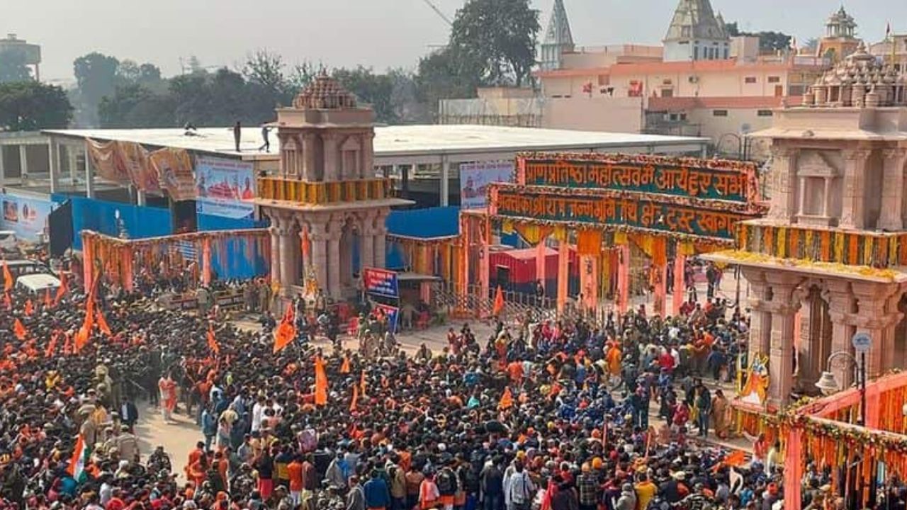 Ram Temple Donation: রাম মন্দির খোলার প্রথম দিনই ইতিহাস! দানবাক্সে কত টাকা জমা পড়ল জানেন?