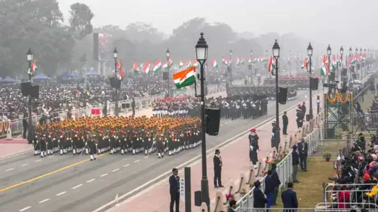 Republic Day 2024: দিল্লির কুচকাওয়াজের অনুষ্ঠানের টিকিট কোথায় পাওয়া যাবে, কত দাম জানুন Republic Day 2024: দিল্লির কুচকাওয়াজের অনুষ্ঠানের টিকিট কোথায় পাওয়া যাবে, কত দাম জানুন