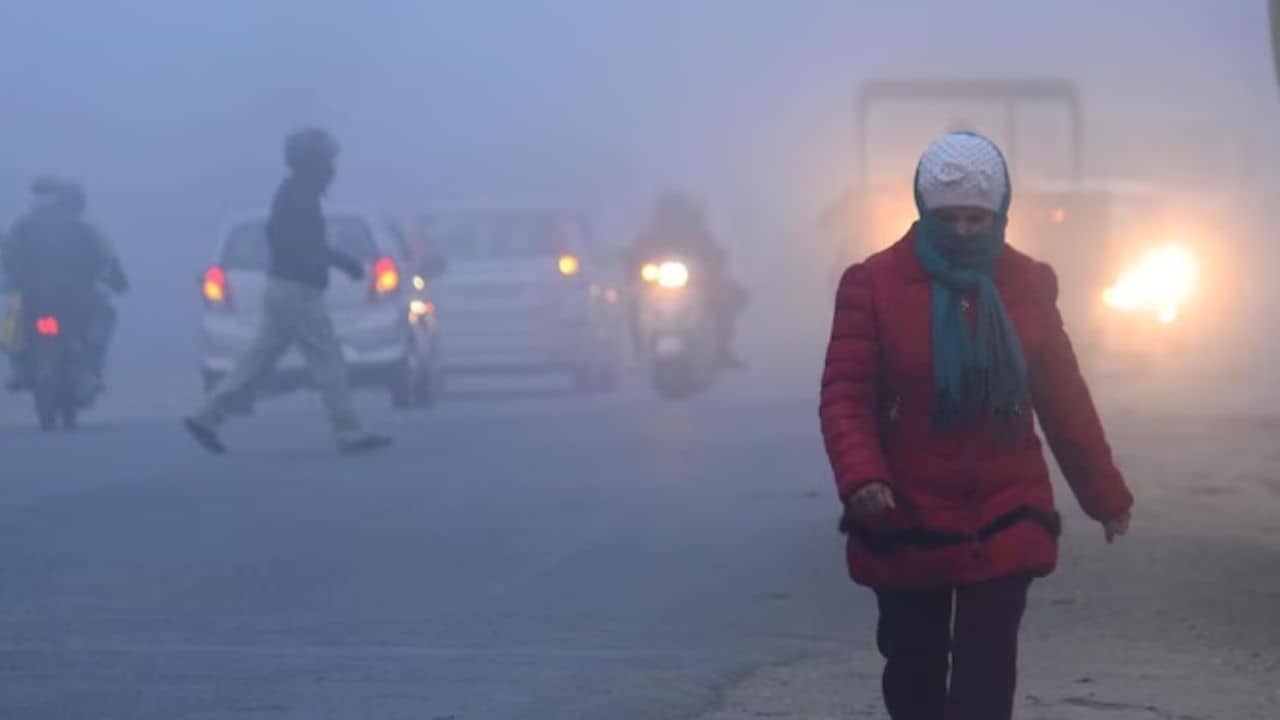 Winter in Kolkata: ফের জাঁকিয়ে শীত, কুয়াশায় ডাকবে বাংলা, কবে থেকে? জানিয়ে দিল হাওয়া অফিস