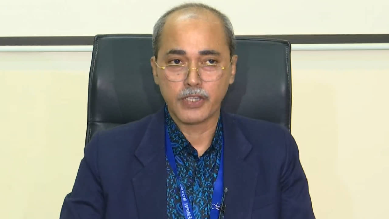 Madhyamik Exam Timing: মাধ্যমিকের সময় এগোনোয় পরীক্ষার্থী-শিক্ষকরা বিপাকে পড়বে না তো? জবাবে কী বললেন পর্ষদ সভাপতি