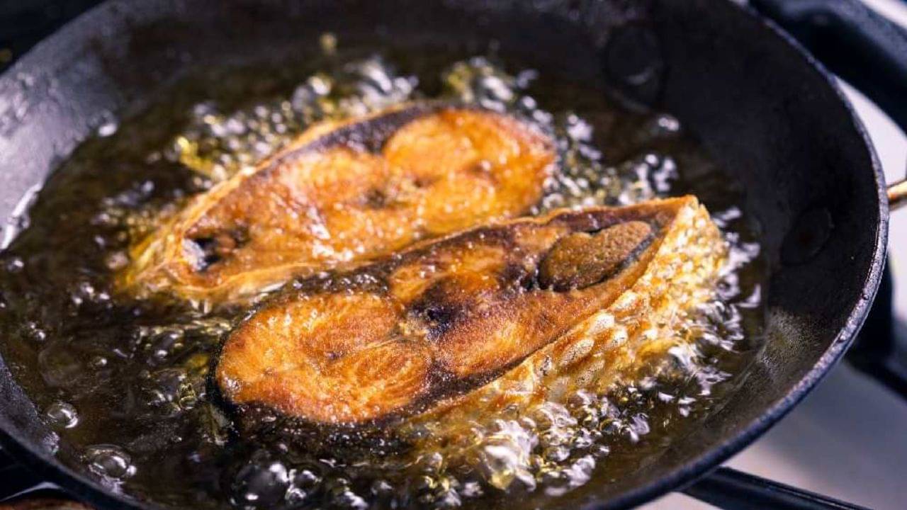 কোলেস্টেরল বেড়েছে, এরপরও কি সর্ষের তেলে মাছ ভেজে খাওয়া যাবে?