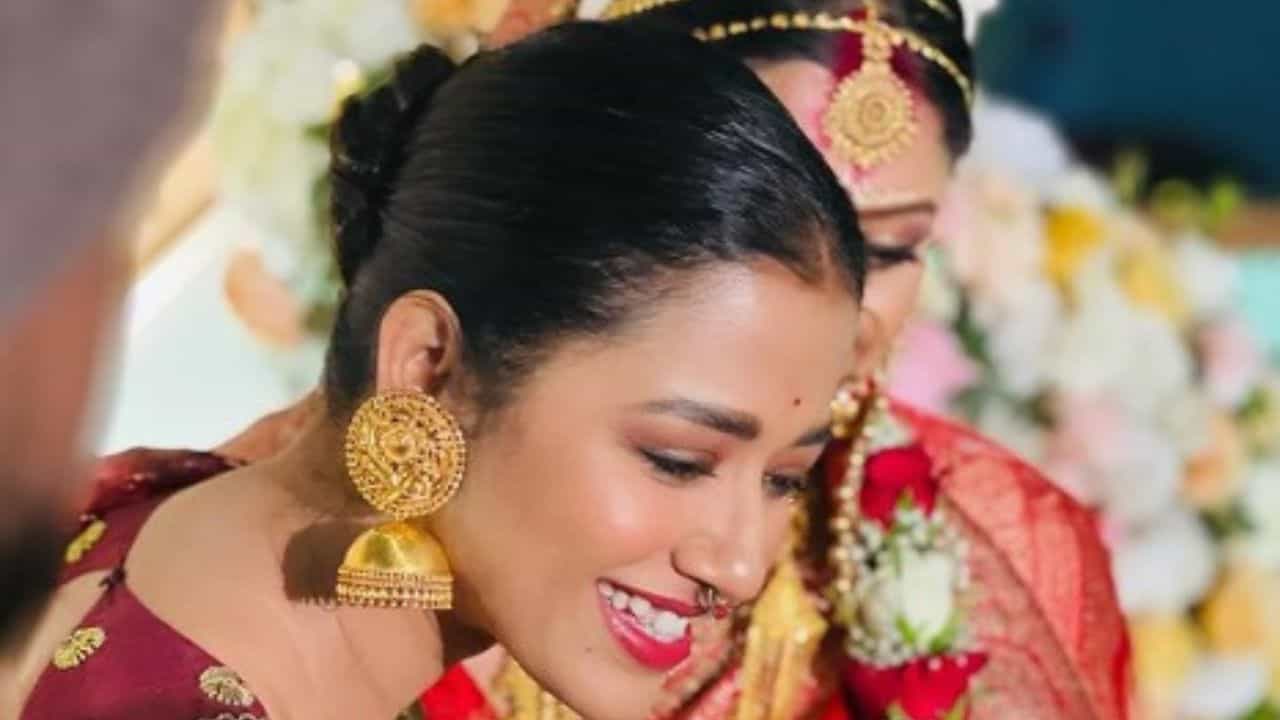 'বউ হয়ে তুমিও আসতে পারো আমার ঘরে', বিয়ে বাড়িতে বিবাহপ্রস্তাব সোহিনীকে 'বউ হয়ে তুমিও আসতে পারো আমার ঘরে', বিয়ে বাড়িতে বিবাহপ্রস্তাব সোহিনীকে