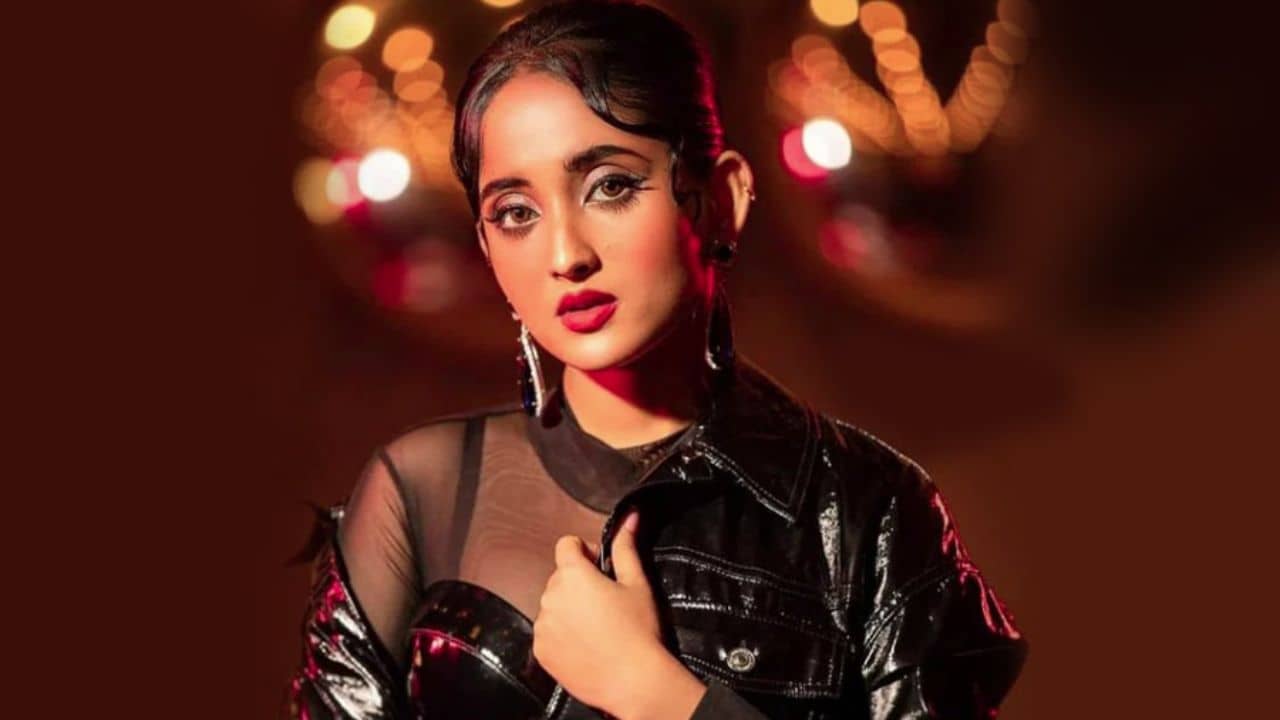 আর ফিরেও তাকাই না, কার উদ্দেশে চাঁচাছোলা বক্তব্য সৌমিতৃষার?