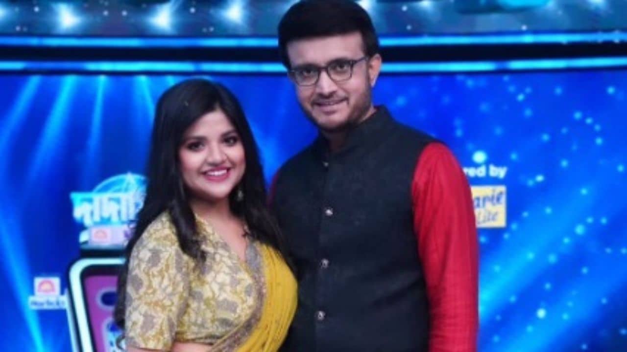 ...যতবারই তোমার সঙ্গে দেখা হয়, সৌরভের জন্য আবেগ ঘন এই টলি নায়িকা