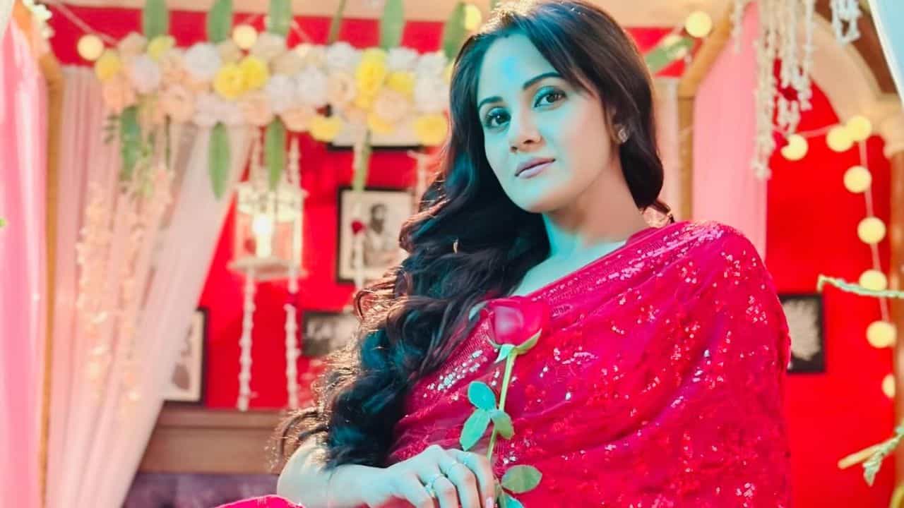 'বোকা সোডা' গানে নেচে তৃণার 'রুচি' নিয়ে প্রশ্ন, অনুগামী হারাচ্ছেন অভিনেত্রী 'বোকা সোডা' গানে নেচে তৃণার 'রুচি' নিয়ে প্রশ্ন, অনুগামী হারাচ্ছেন অভিনেত্রী