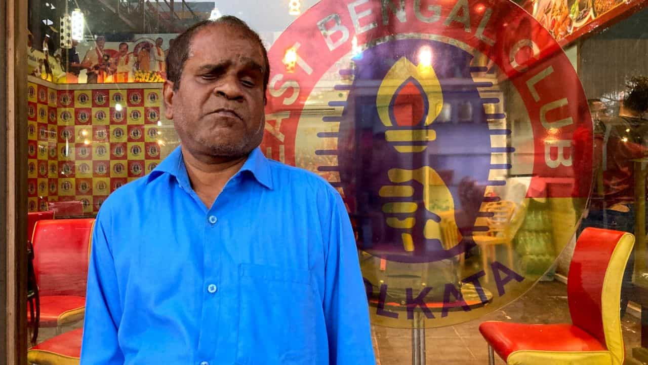 East Bengal: 'খেলার শব্দ শুনতে মাঠে আসা', ইস্টবেঙ্গল পাগল সমর্থককে নিয়ে তথ্যচিত্র East Bengal: 'খেলার শব্দ শুনতে মাঠে আসা', ইস্টবেঙ্গল পাগল সমর্থককে নিয়ে তথ্যচিত্র