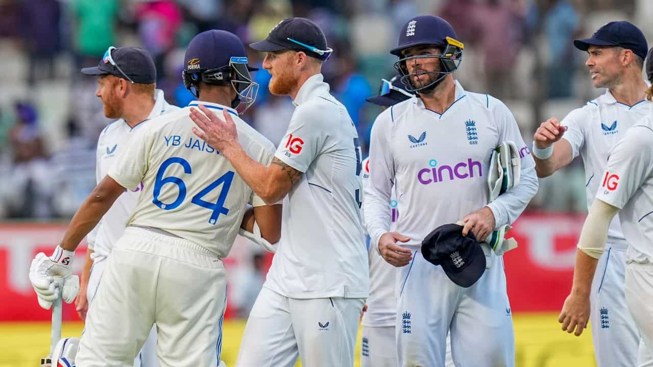 IND VS ENG: বিশাখাপত্তনমে হারের পরই ভারত ছাড়ল ইংল্যান্ড দল! IND VS ENG: বিশাখাপত্তনমে হারের পরই ভারত ছাড়ল ইংল্যান্ড দল!