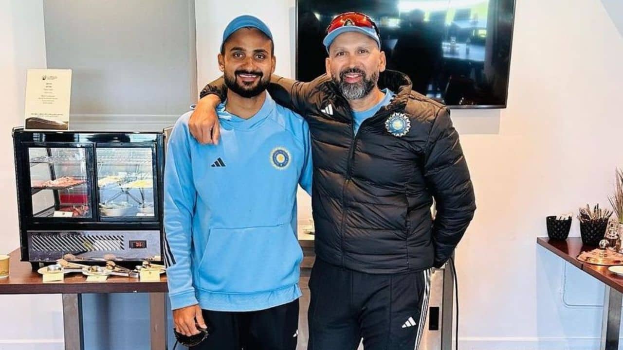 Akash Deep: ৬ মাসের মধ্যে বাবা-দাদাকে হারিয়েছিলেন, ক্রিকেট আঁকড়েই আকাশ দীপ পেয়েছেন নতুন জীবন