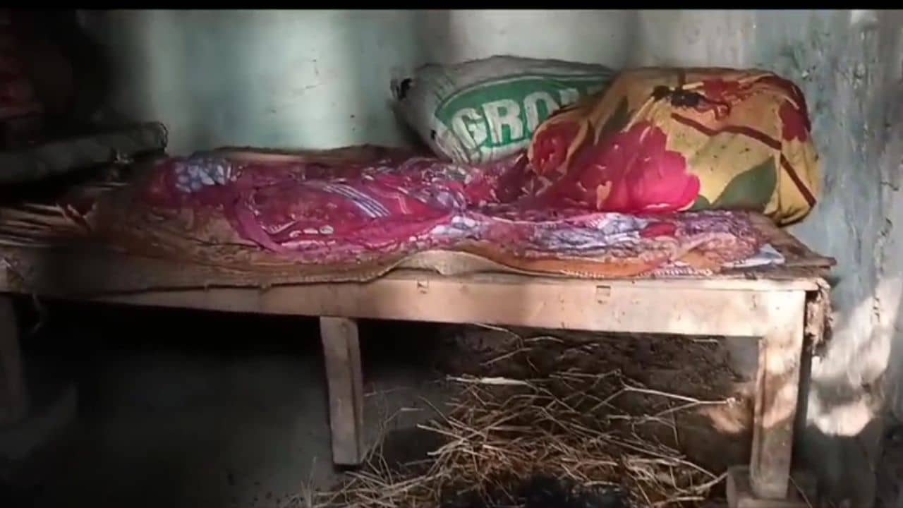 Arambag: গোটা বাড়ি ঝলসে খাক, চলে বেপরোয়া ভাঙচুর, ভাই-ভাইয়ে বিবাদে চড়ল রাজনীতির রঙ