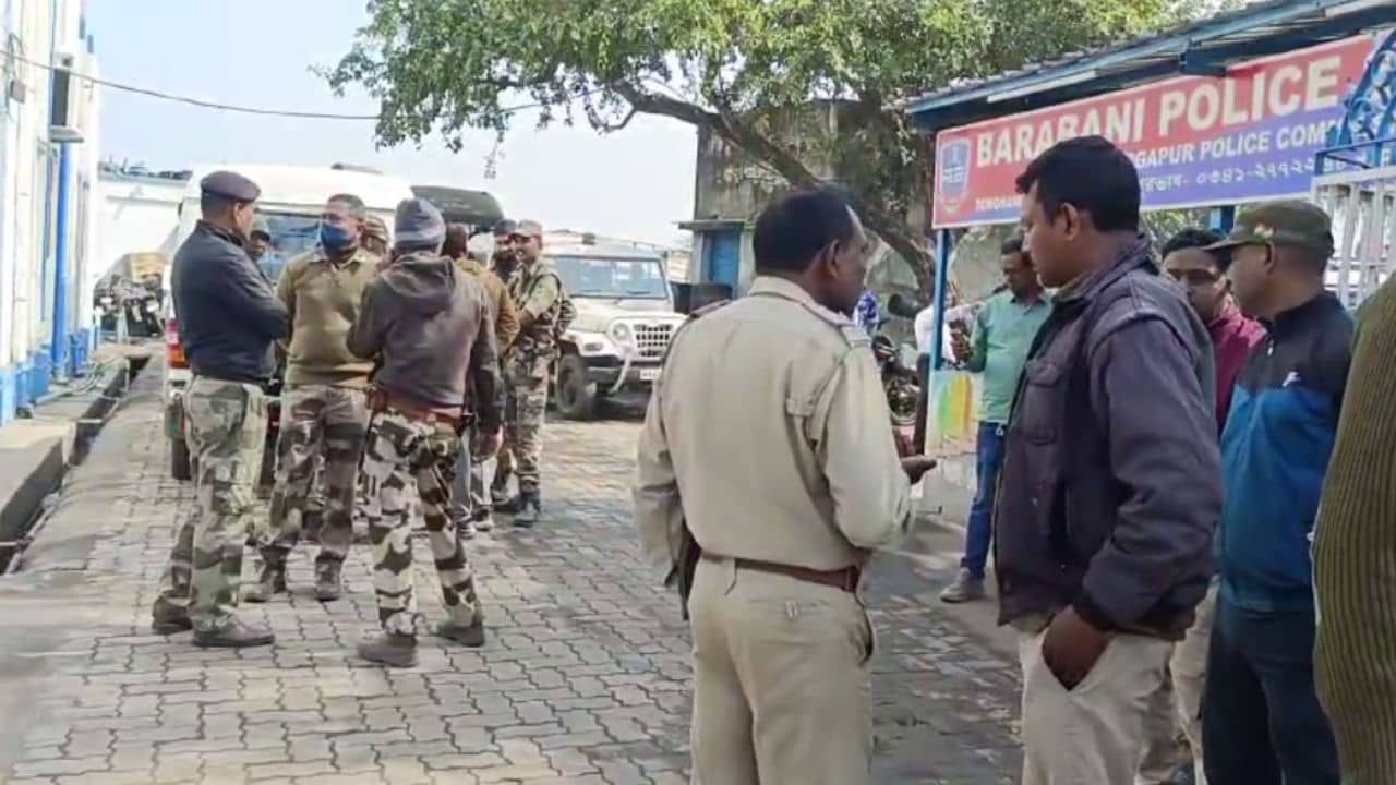 Asansol News: কয়লা খনিতে খণ্ডযুদ্ধ, জওয়ান ও পুলিশকে লক্ষ্য করে পাথর ছোড়ার অভিযোগ দুষ্কৃতীদের বিরুদ্ধে