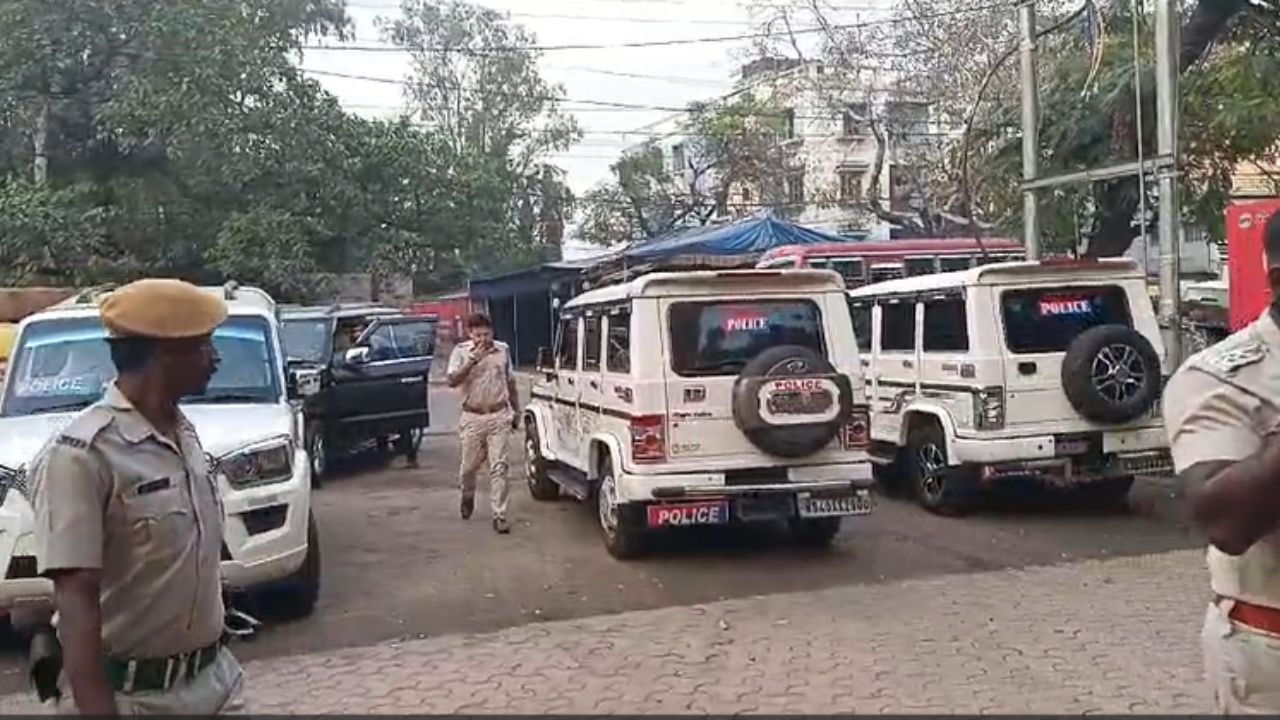 Asansol: নোংরা কুড়োনির বেশে চলত রেইকি! আসানসোলে বড় চক্রের পর্দাফাঁস