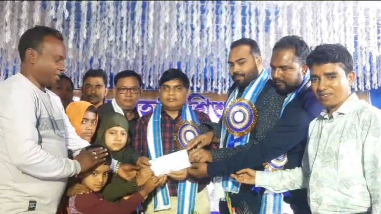 Financial help For Child: দারুণ উদ্যোগ, এবার থেকে পড়াশোনার জন্য বাংলার শিশুদের অ্যাকাউন্টেও পড়বে ৫০০ টাকা!