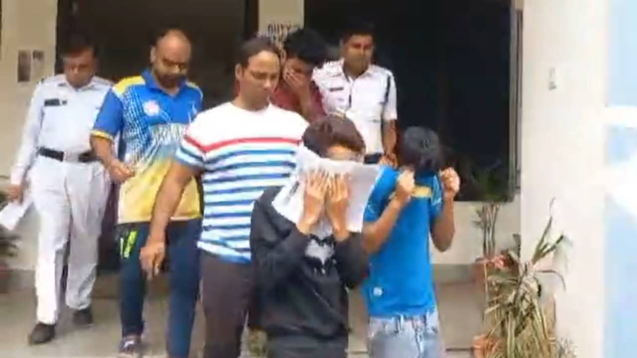 Salt Lake: সল্টলেকের গেস্ট হাউসে হানা দিতেই চোখ কপালে পুলিশের, ৩ পুরুষের সঙ্গে উদ্ধার ৩ যুবতী