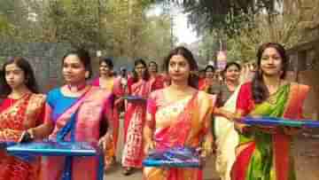 Saraswati Pujo: ভালবাসা হাতে ছেলেদের হস্টেলে ঢুকল মেয়েরা! বিশ্ববিদ্যালয়ে ঈর্ষা ধরানোর মতন প্রেম দিবস পালন