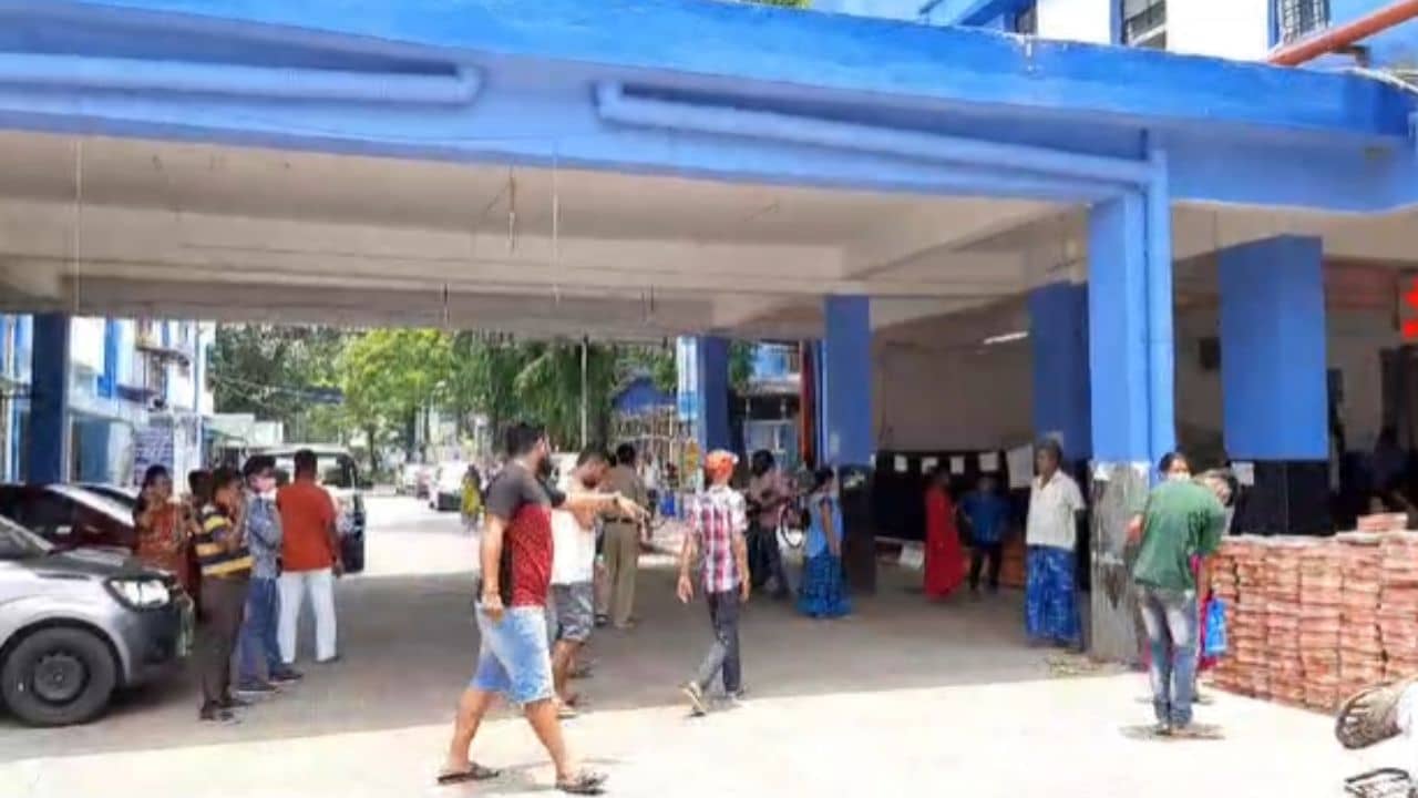 CBSE: আজ থেকেই শুরু পরীক্ষা, স্কুলের বাথরুমে CBSE ছাত্রীর গলার নলি কাটা শরীর উদ্ধার