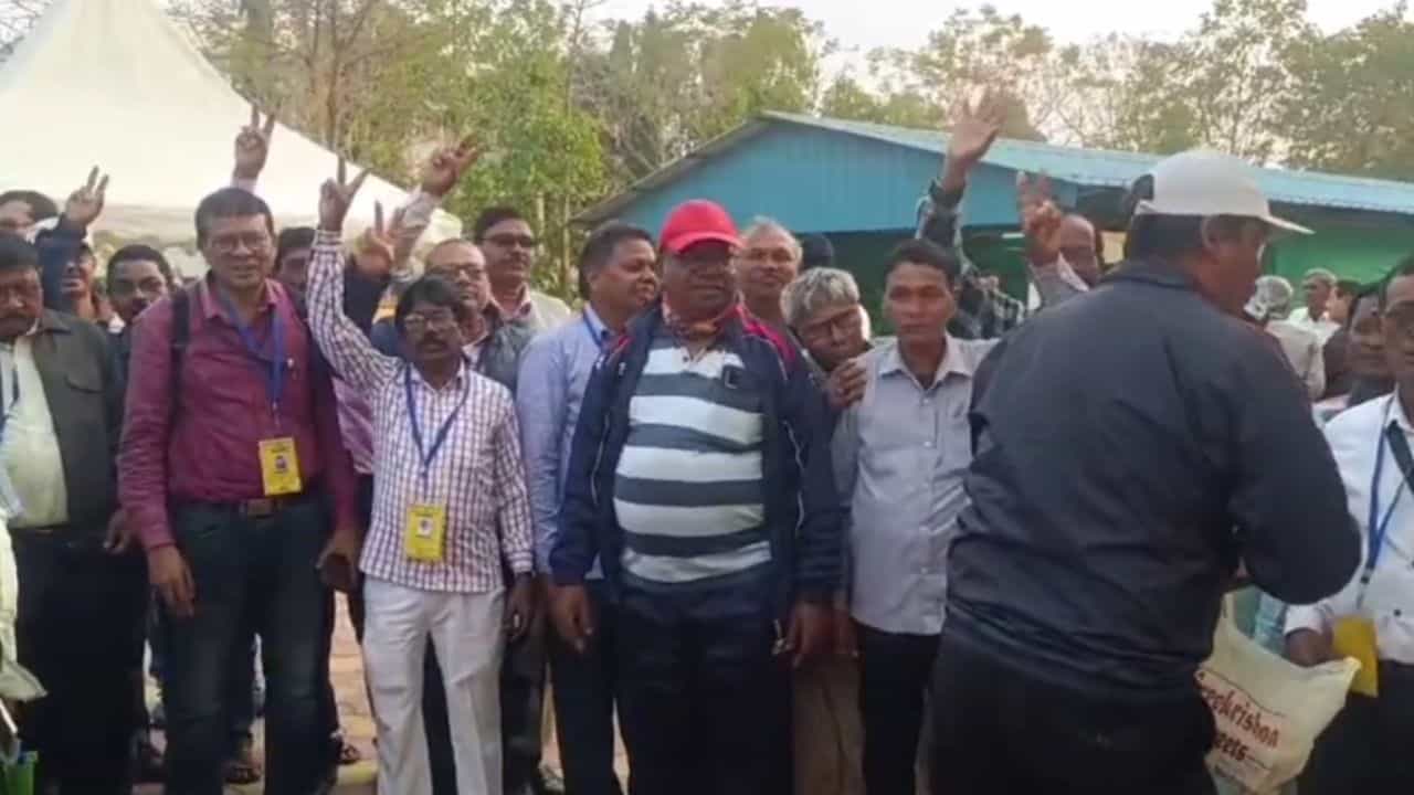CPIM: তৃণমূলকে গো-হারান হারিয়ে বড় জয় বামেদের, খাতাই খুলতে পারল না BJP CPIM: তৃণমূলকে গো-হারান হারিয়ে বড় জয় বামেদের, খাতাই খুলতে পারল না BJP