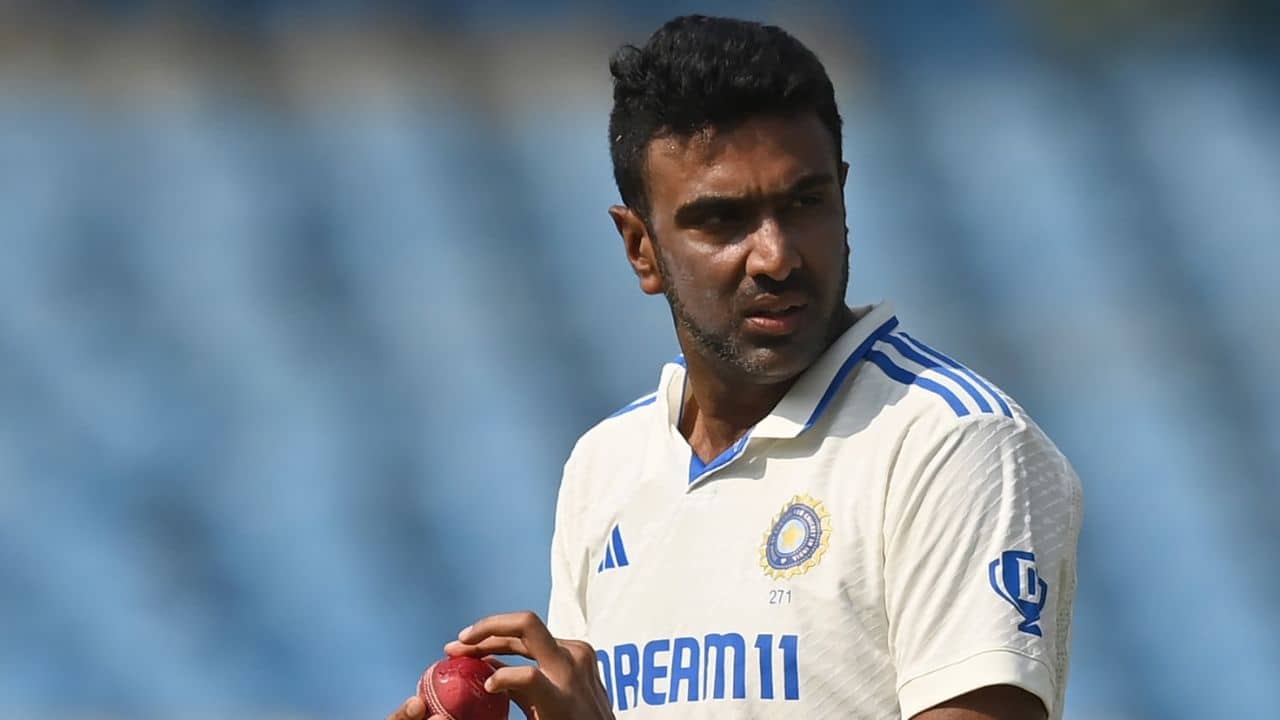 Ashwin Replacement: অসুস্থ মায়ের পাশে অশ্বিন, রাজকোট টেস্টে ভারত কি পরিবর্ত নিতে পারবে? নিয়ম কী বলছে!