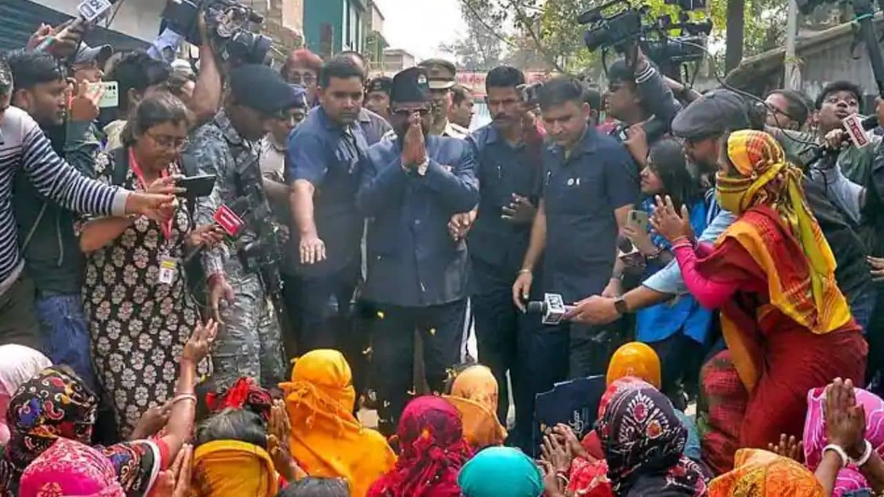 Governor On Sandeshkhali: সন্দেশখালির নির্যাতিতাদের থাকার জন্য রাজভবনের কয়েকটি ঘরের দরজা খুলে দিলেন রাজ্যপাল