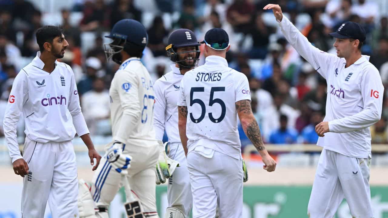 Rajat Patidar: রইল বাকি এক, লাইফ লাইন হারালেন রজত পাতিদার! Rajat Patidar: রইল বাকি এক, লাইফ লাইন হারালেন রজত পাতিদার!