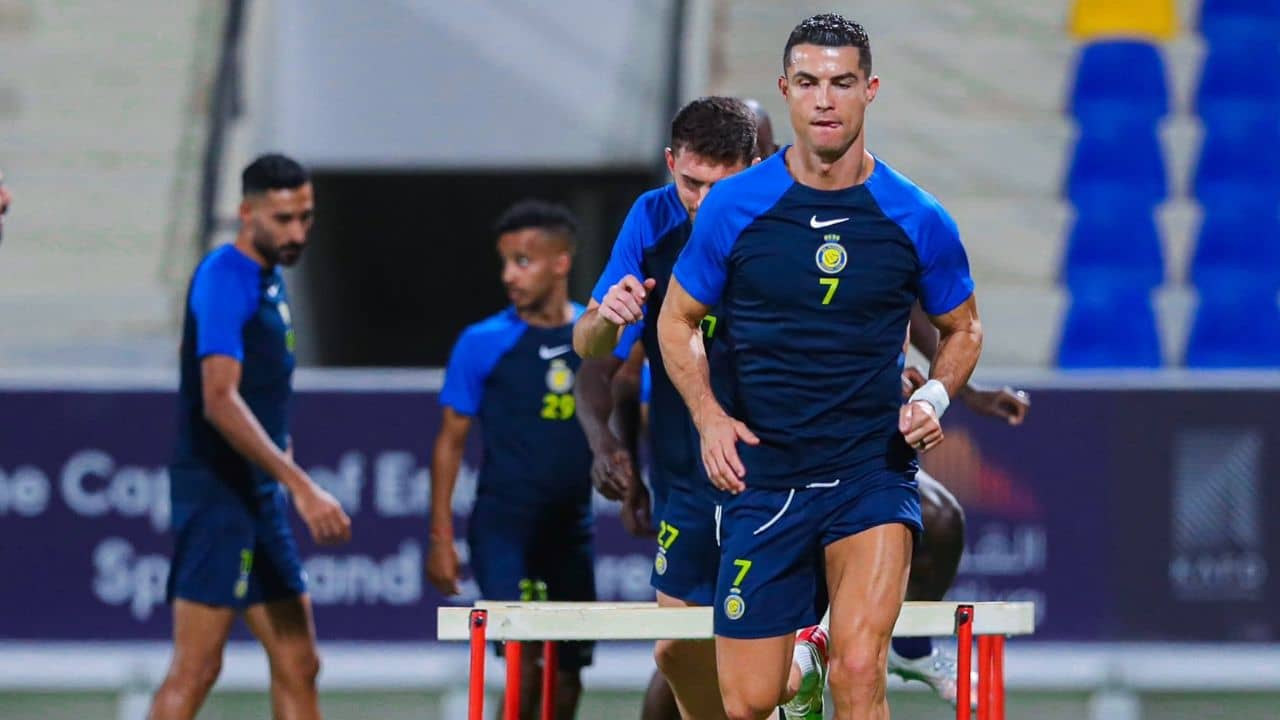 Messi vs Ronaldo: রাজত্বে ভাগ! মেসি-ধ্বনিতে প্রবল ক্ষুব্ধ রোনাল্ডো, রইল ভিডিয়ো