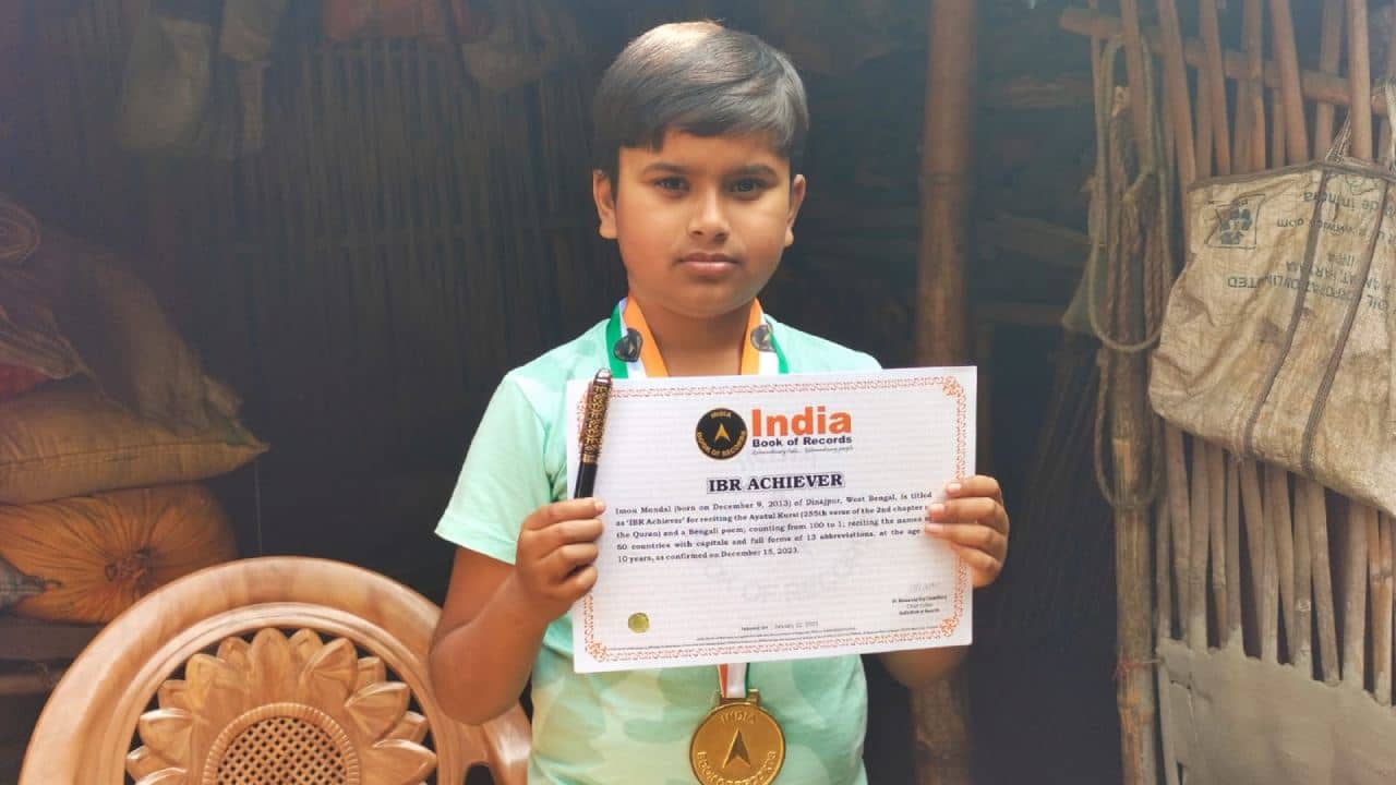 India Book of Records: ১ মিনিটেই ১৩০ দেশের রাজধানীর নাম, ঠোটস্থ আরও কত কী! ক্লাস ফাইভের খুদের নাম উঠল ইন্ডিয়া বুক অব রেকর্ডসে