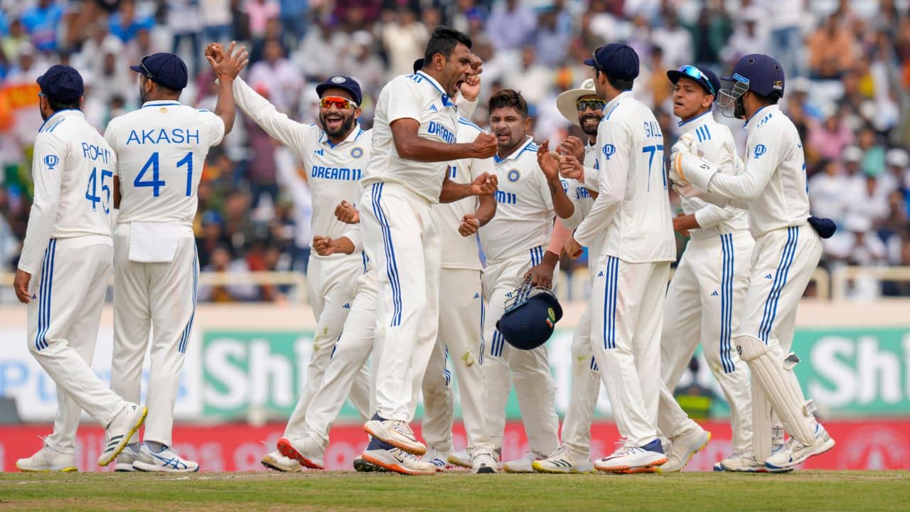 IND vs ENG: স্পিনত্রয়ীর কামাল, রাঁচিতেই সিরিজ জয়ের স্বপ্ন দেখছে ভারত