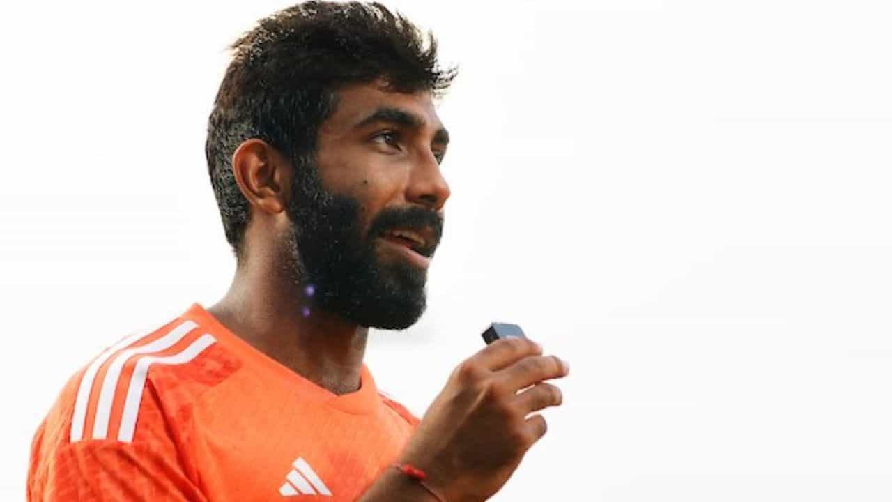 India vs England: ভারত এগিয়ে সিরিজে, ধোনির পাড়ার 'ছুটি' পাচ্ছেন বুমরা? India vs England: ভারত এগিয়ে সিরিজে, ধোনির পাড়ার 'ছুটি' পাচ্ছেন বুমরা?