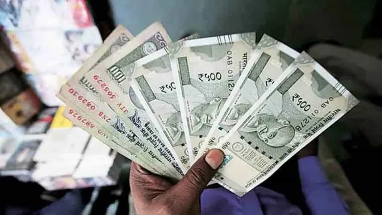 Plastic notes: ভারতে কি এবার ছাপা হবে প্লাস্টিকের নোট? Plastic notes: ভারতে কি এবার ছাপা হবে প্লাস্টিকের নোট?