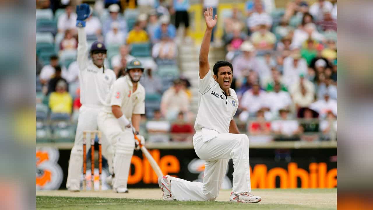 Anil Kumble: টেনিস বলে গুগলি শিখেছিলাম... বলে দিলেন ৬০০ উইকেটের কিংবদন্তি Anil Kumble: টেনিস বলে গুগলি শিখেছিলাম... বলে দিলেন ৬০০ উইকেটের কিংবদন্তি