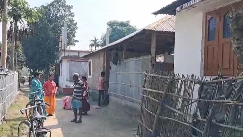 Cooch Behar: রাস্তায় চাপ চাপ রক্ত, ভরা বাজারে ব্যবসায়ীকে কুপিয়ে খুন
