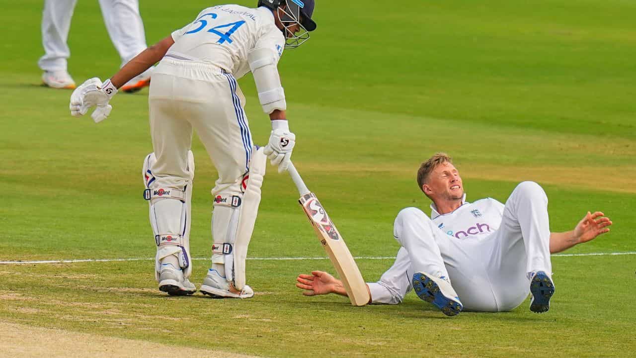 IND vs ENG: রুট কি ব্যাট করতে পারবেন? জিমি অ্যান্ডারসন আপডেট দিলেন... IND vs ENG: রুট কি ব্যাট করতে পারবেন? জিমি অ্যান্ডারসন আপডেট দিলেন...