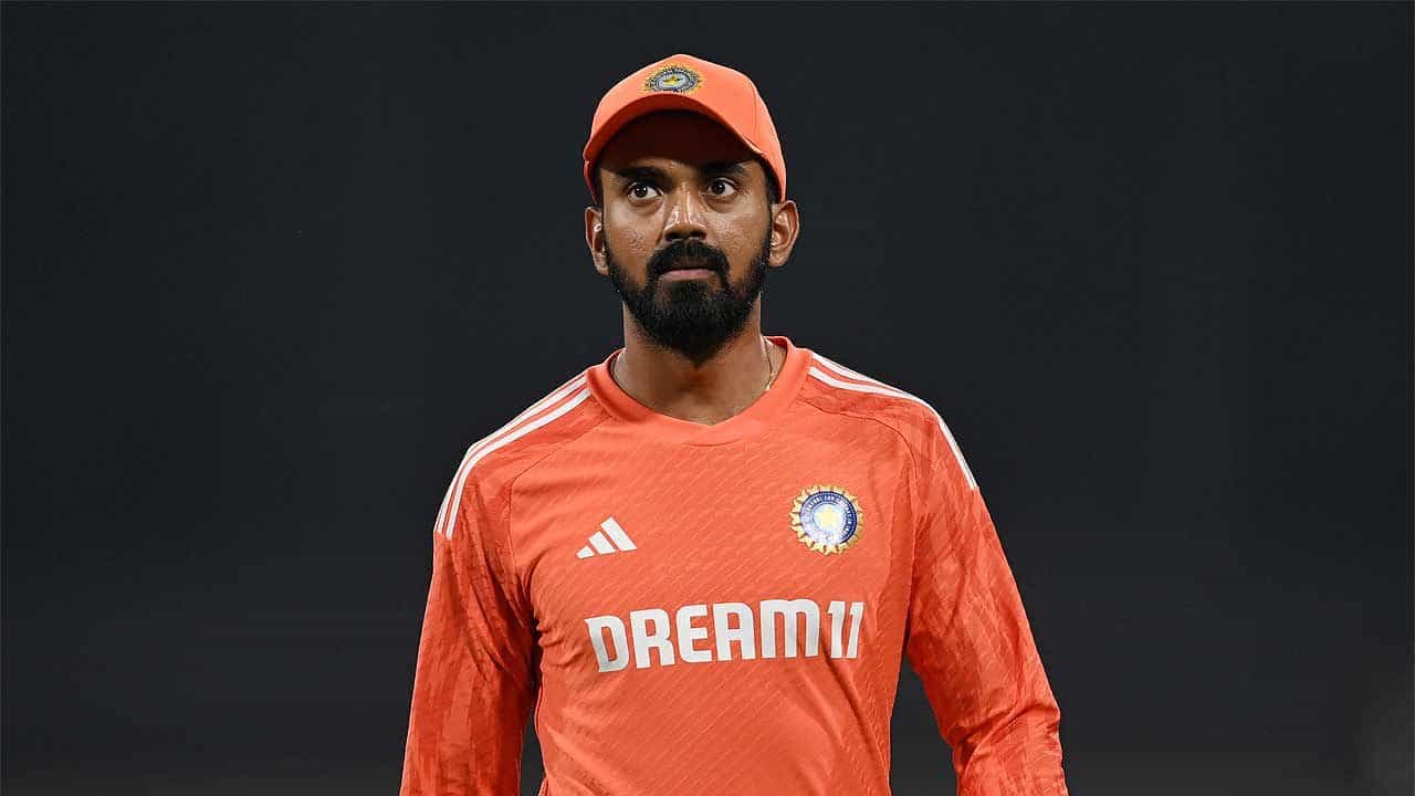 KL Rahul: রাহুলের চোট নিয়ে ফের ধোঁয়াশা, ধরমশালা টেস্টের আগে হঠাৎ পাড়ি বিদেশে KL Rahul: রাহুলের চোট নিয়ে ফের ধোঁয়াশা, ধরমশালা টেস্টের আগে হঠাৎ পাড়ি বিদেশে