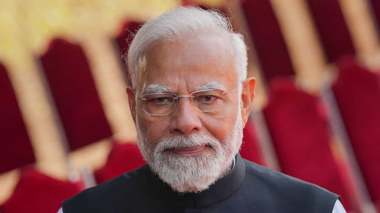 PM Narendra Modi: আত্মবিশ্বাসী মোদী, সরকারে আসার পর ১০০ দিনের কাজের রোডম্যাপ চাইলেন প্রধানমন্ত্রী PM Narendra Modi: আত্মবিশ্বাসী মোদী, সরকারে আসার পর ১০০ দিনের কাজের রোডম্যাপ চাইলেন প্রধানমন্ত্রী