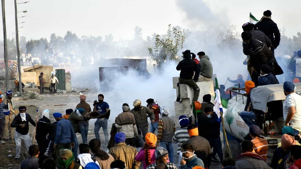 Bharat Bandh: শুক্রবার ভারত বনধ, ব্যাঙ্ক-কাছারিও কি বন্ধ থাকবে? Bharat Bandh: শুক্রবার ভারত বনধ, ব্যাঙ্ক-কাছারিও কি বন্ধ থাকবে?