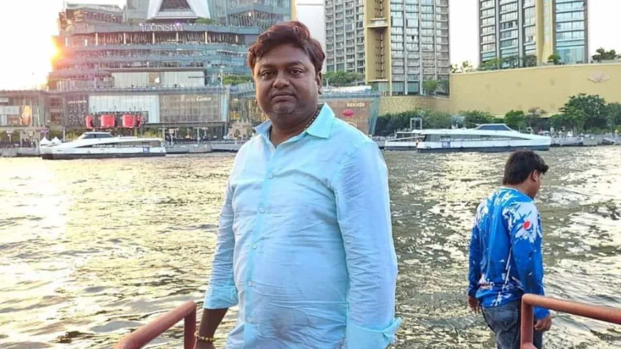 Ration Scam: 'ইডি হেফাজতে যেন অত্যাচার না হয়', গ্রেফতার হতে না হতেই অসুস্থতার কথা Ration Scam: 'ইডি হেফাজতে যেন অত্যাচার না হয়', গ্রেফতার হতে না হতেই অসুস্থতার কথা