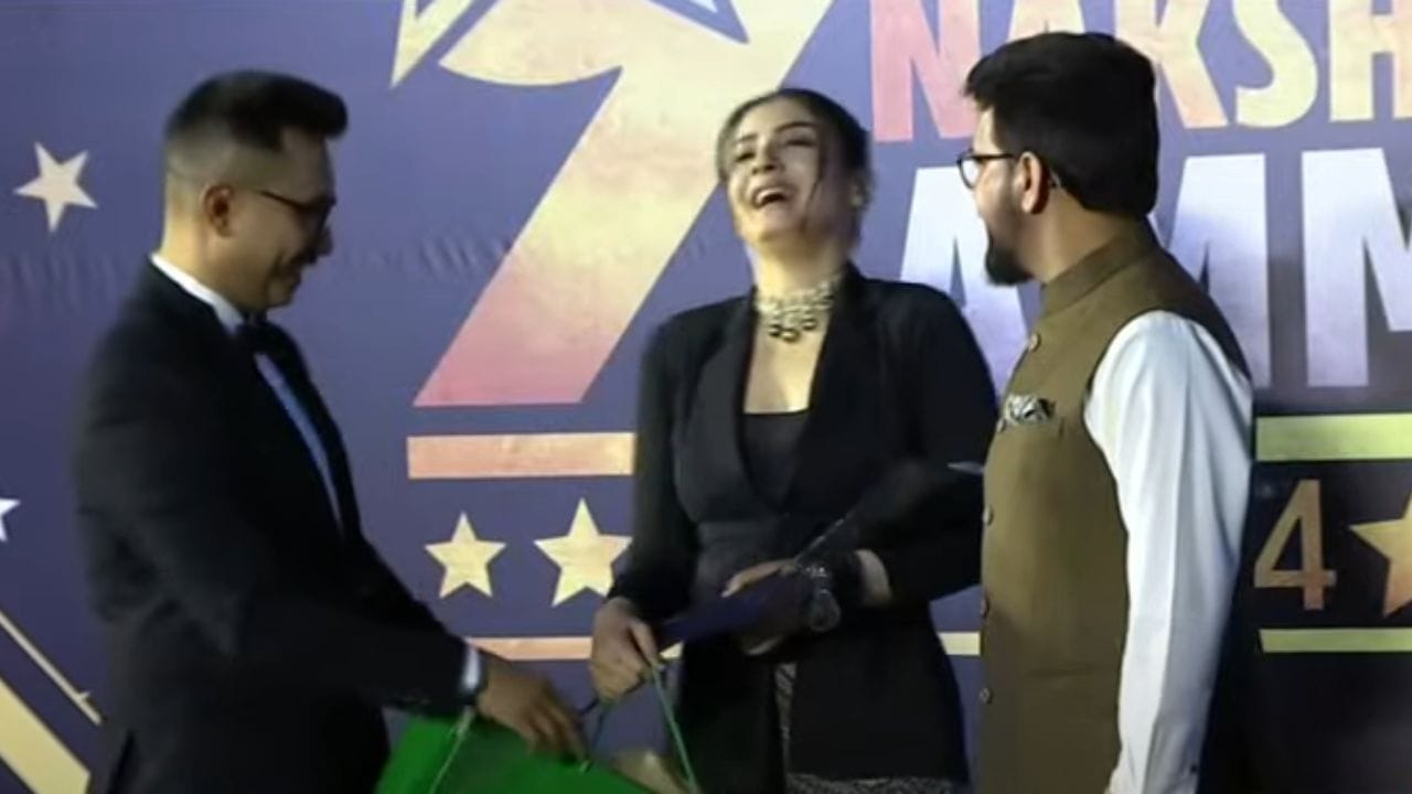 নক্ষত্র সম্মানে সম্মানিত হয়ে অত্যন্ত গর্বিতবোধ করছেন বলেই জানান নব্ব্ইয়ের দশকের হার্টথ্রব রবিনা টন্ড‌ন। 