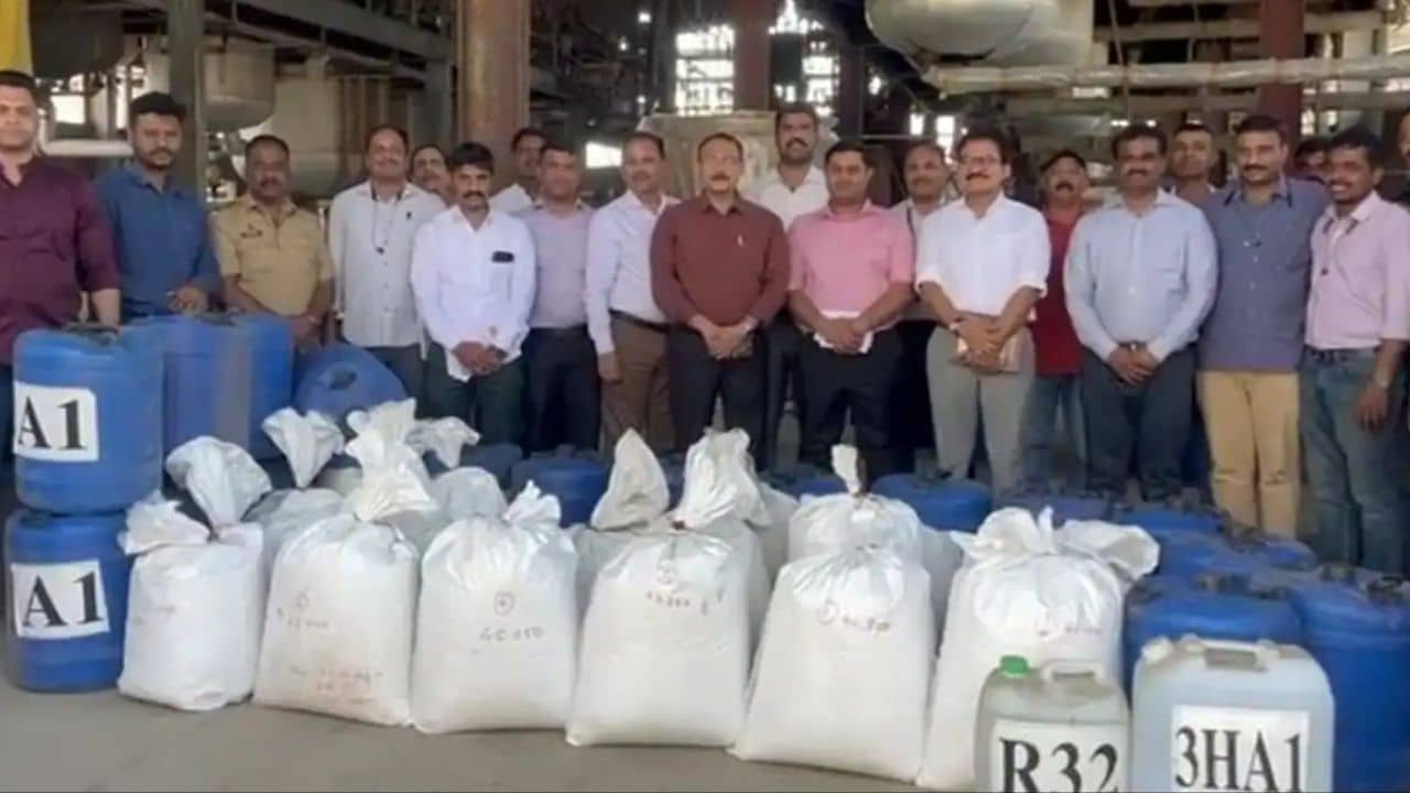 Drugs Recovery: একবার নাকে গেলেই সব শেষ! উদ্ধার হল ২৫০০ কোটি টাকার নিষিদ্ধ মিয়াও মিয়াও ড্রাগস