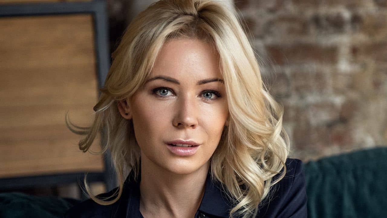 Vladimir Putin: এ যেন বাস্তবের বার্বি, মারকাটারি সুন্দরীর প্রেমে হাবুডুবু খাচ্ছেন পুতিন, মাত্র ৩২ বছরের ছোট!