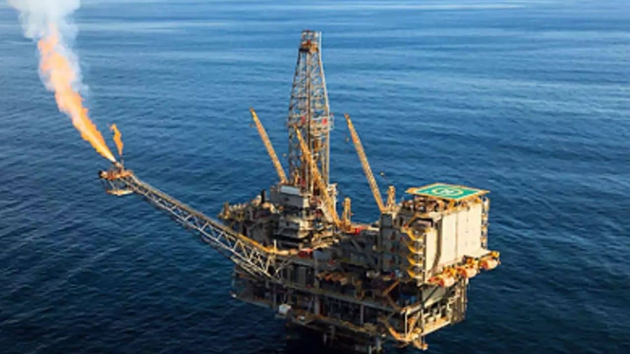 ONGC: চোখের সামনেই এতদিন ছিল রাজার ধন, নজরে এল অবশেষে, এবার কমবে তেলের দাম?