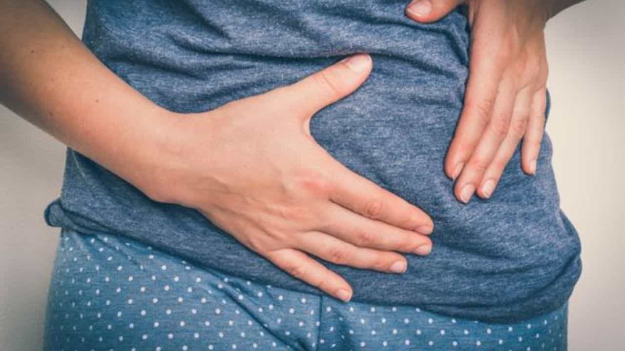 যতদিন যাচ্ছে ফ্যাটি লিভারে আক্রান্তর সংখ্যাটা ক্রমে বাড়ছে। ফ্যাটি লিভার মূলত দুই প্রকার। অ্যালকোহলিক ফ্যাটি লিভার ডিজ়িজ় (এএফএলডি) এবং নন-অ্যালকোহলিক ফ্যাটি লিভার ডিজ়িজ় (এনএএফএলডি)।(ছবি:Pinterest)