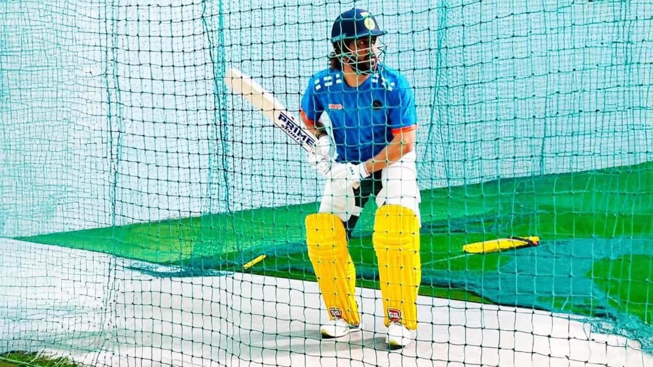 MS Dhoni Unknown Story: কোটি টাকার প্রস্তাবেও সাড়া দেননি, ধোনির এই গল্প জানেন? MS Dhoni Unknown Story: কোটি টাকার প্রস্তাবেও সাড়া দেননি, ধোনির এই গল্প জানেন?